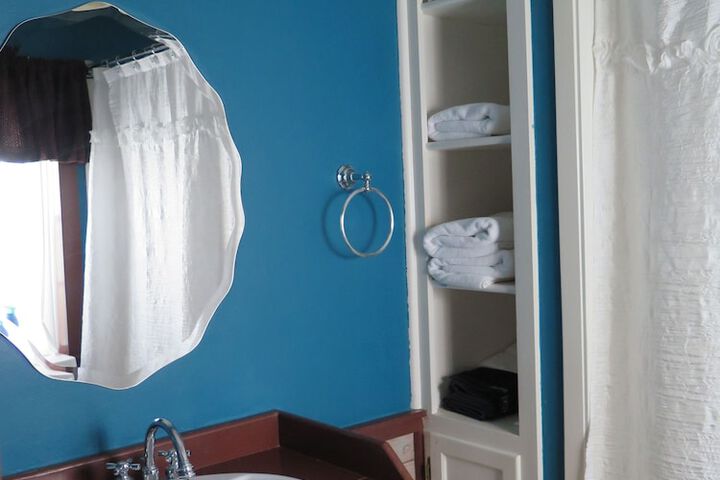 Room 43 of 72