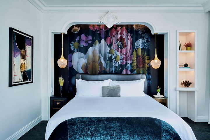Room 33 of 68
