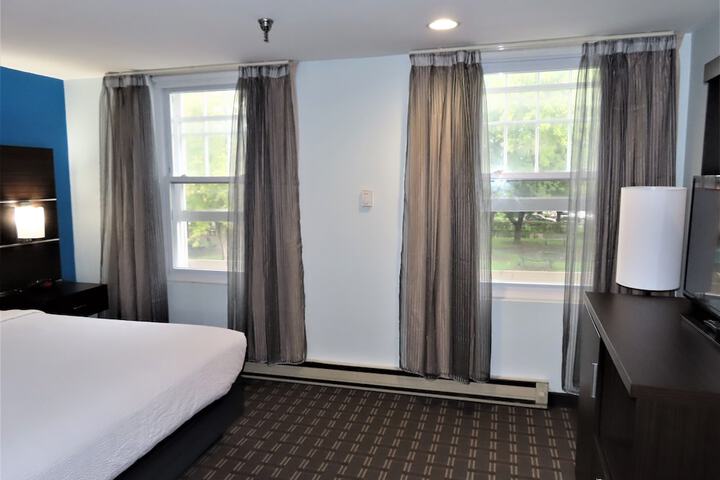 Room 40 of 76