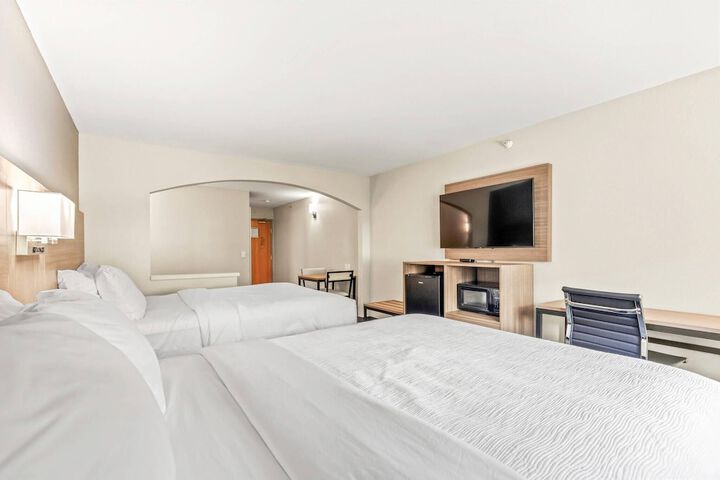 Quality Inn & Suites on the River