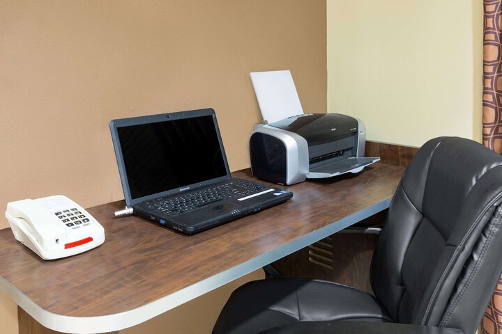Business Center 16 of 16