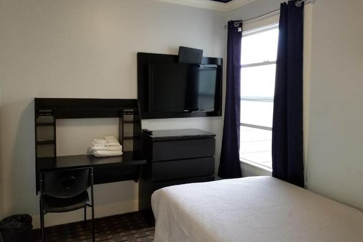 Room 18 of 29