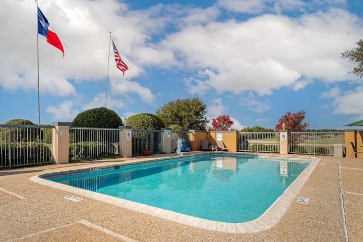 Pool 4 of 25