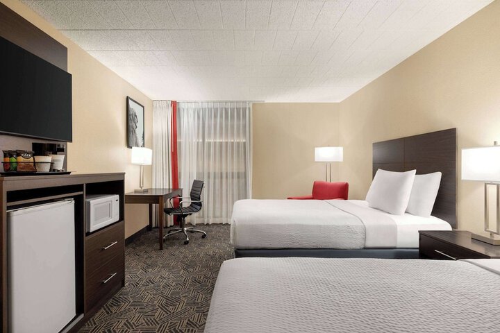 Room 18 of 65