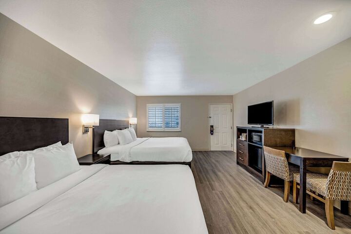 Room 30 of 44