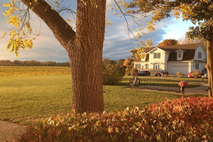 Riverbend Inn and Vineyard