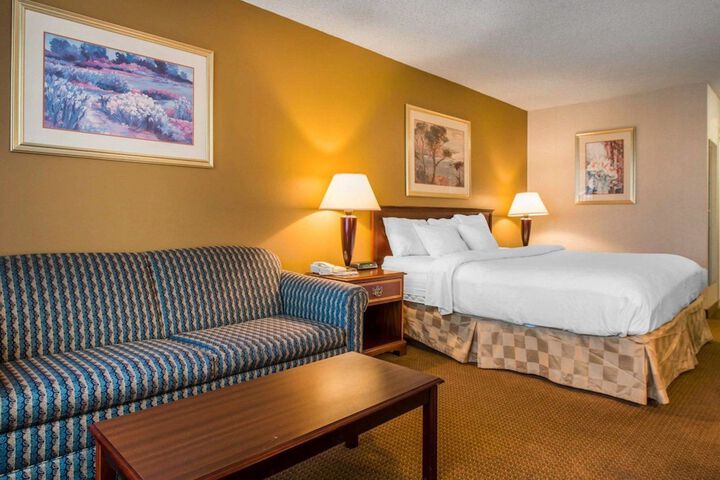 Room 10 of 39