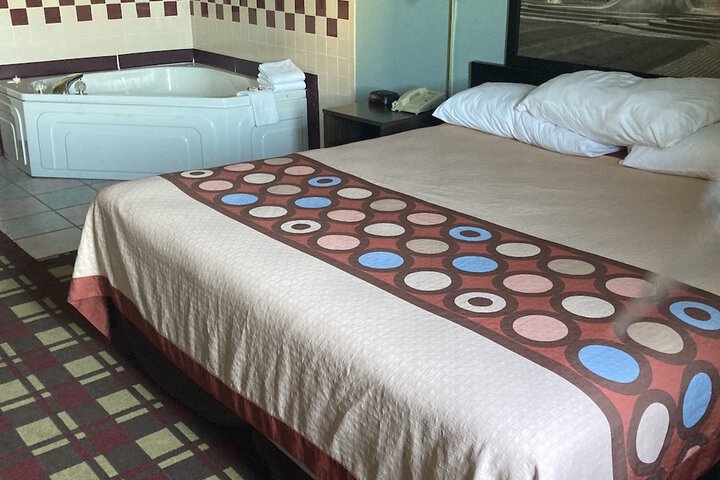 Super 8 by Wyndham Martinsville