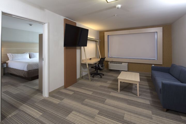Holiday Inn Express & Suites Rochester Hill - Detroit Area by IHG