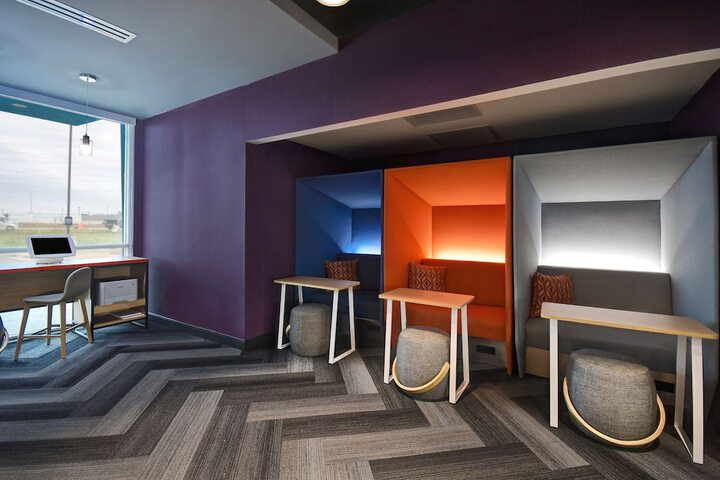 Business Center 30 of 30