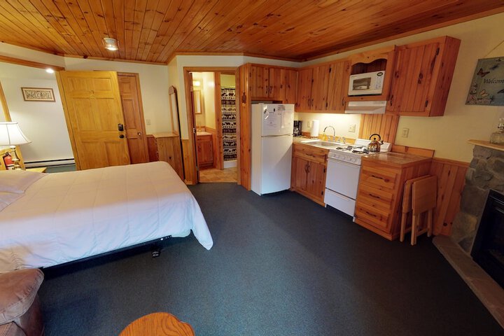 Room 51 of 176