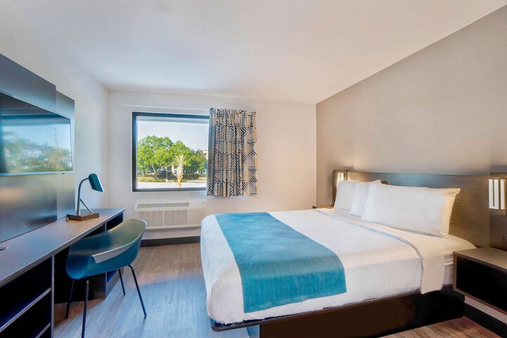 Room 14 of 21