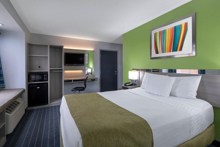 Microtel Inn by Wyndham Cornelius / Lake Norman
