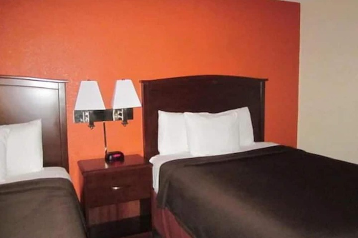 Room 8 of 24