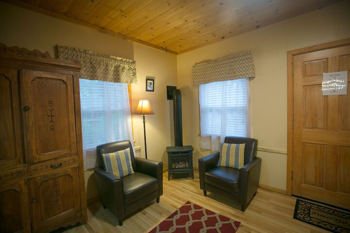 Room 225 of 236
