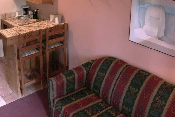 Room 5 of 10