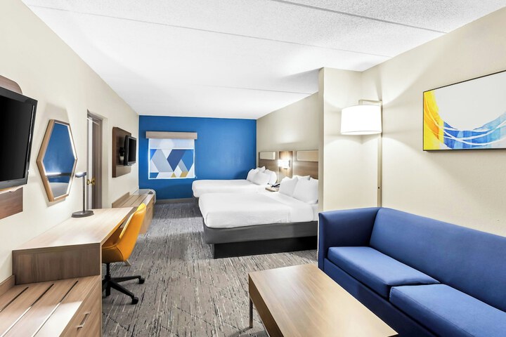 Holiday Inn Express Suites Charleston by IHG