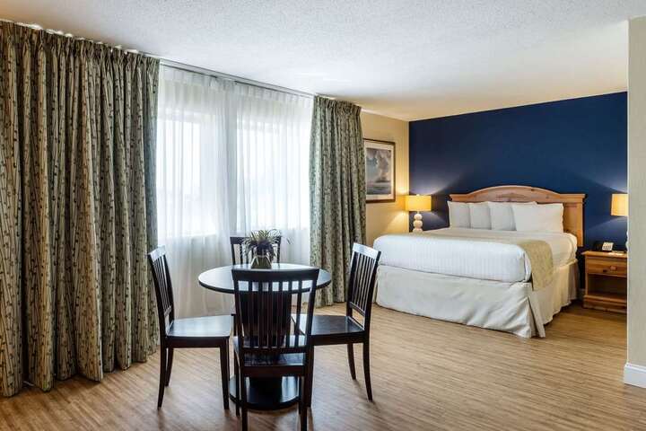 Suite 20 of 61