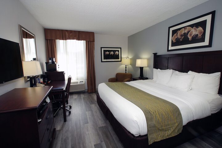 Room 33 of 51