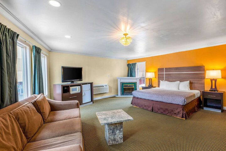 Room 14 of 27