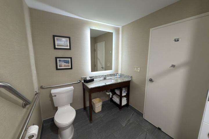 Wingate by Wyndham Utica