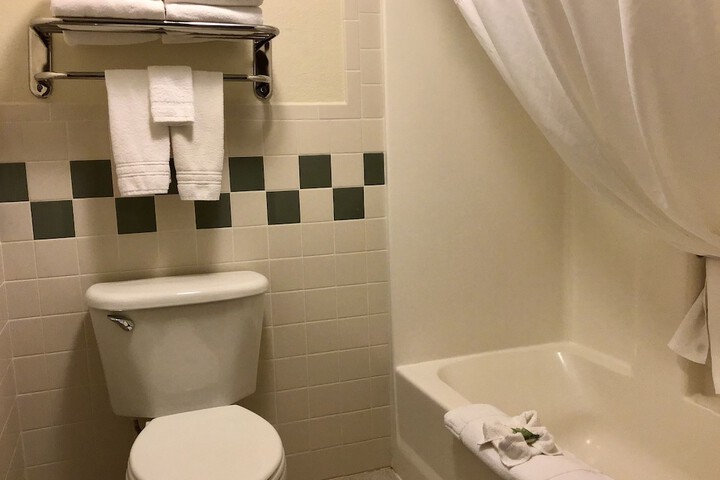 Room 9 of 29