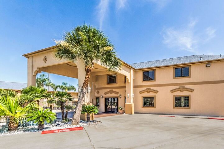 Hotel 6 of 38