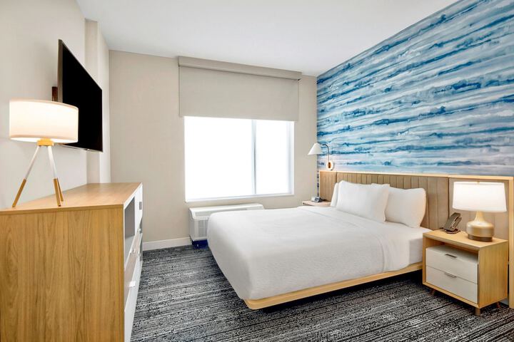 Room 28 of 35