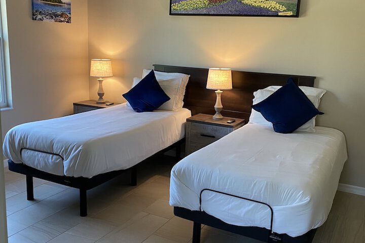 Suite Dreams Guesthouse aka Care Takeover Home