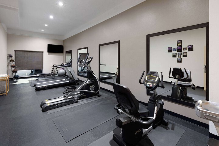 La Quinta Inn & Suites by Wyndham Deer Park