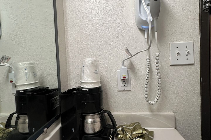Room 8 of 32