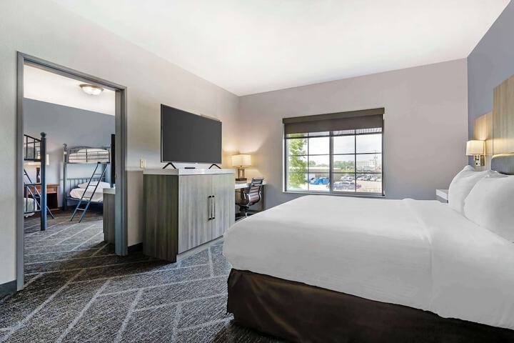 Room 21 of 40