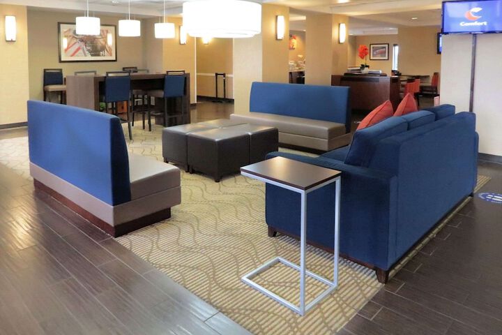 Hotel Interior 9 of 40