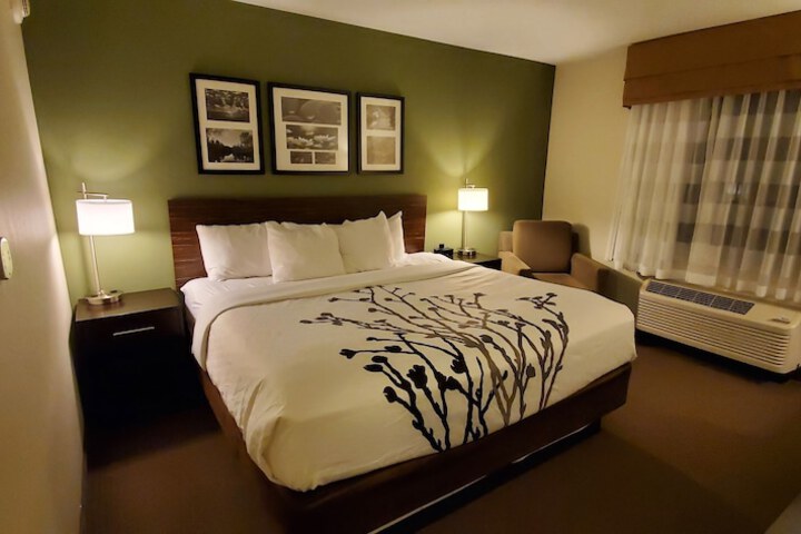 Room 16 of 35