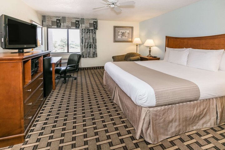 Room 15 of 27