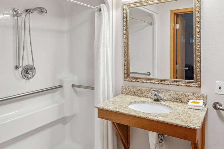 Hotel Edgewater