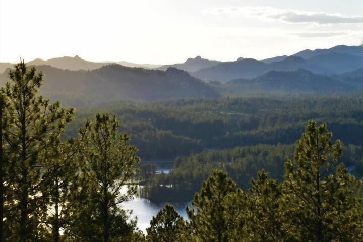 Super 8 by Wyndham Custer / Crazy Horse Area