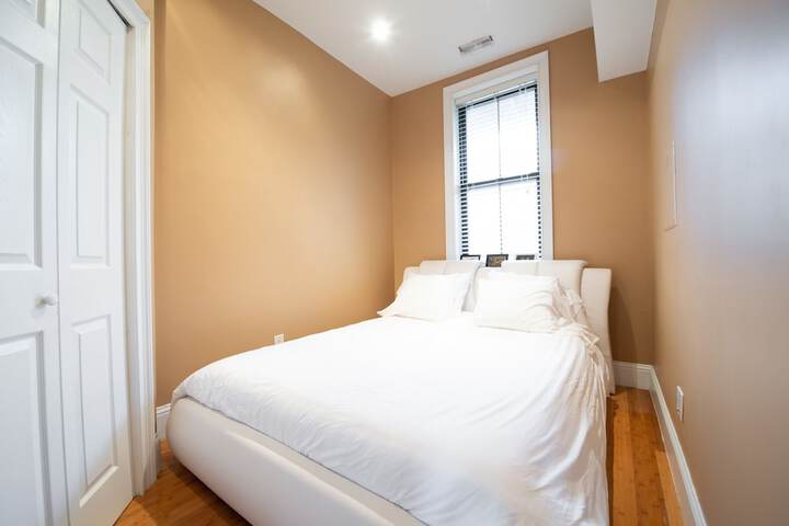 Room 16 of 21