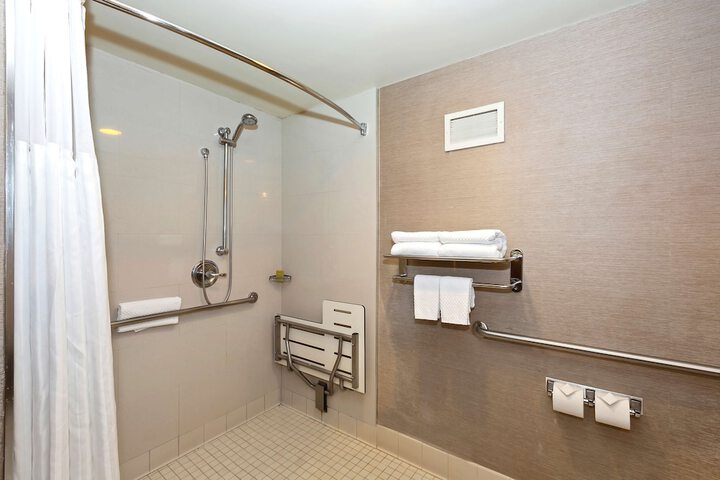 Room 10 of 48