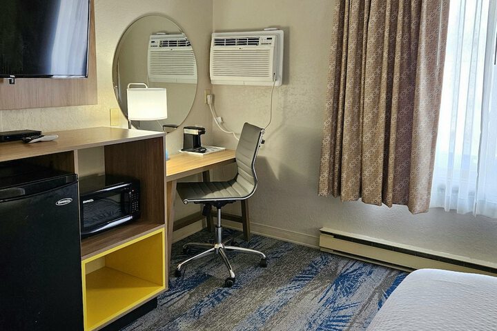 Days Inn and Suites by Wyndham Downtown Missoula-University