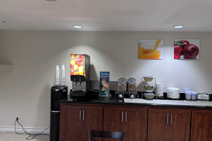 Breakfast/Coffee Service 37 of 44