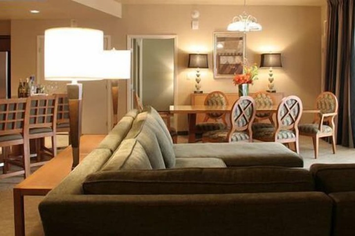 Room 43 of 59
