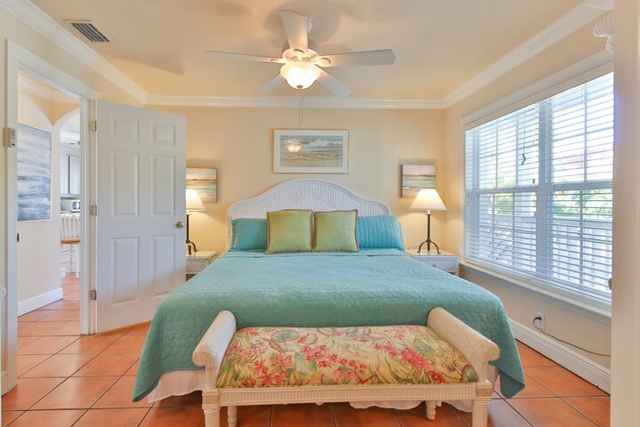 Tortuga Inn Beach Resort