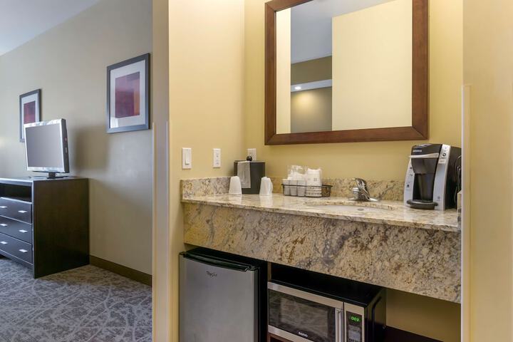 Best Western Plus Lacey Inn & Suites