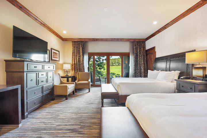 Flying Horse Resort & Club