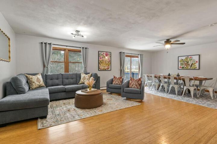 Near Ithaca!Hot Tub! LRG Home!Sleeps 14! Dogs ok!