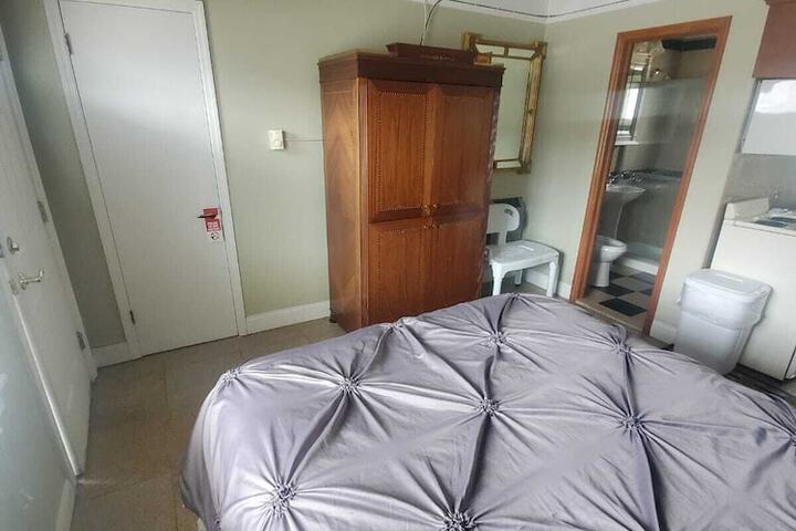 Room 11 of 36