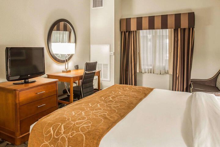 Room 32 of 62