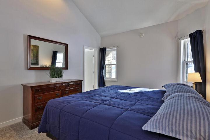 Skiers! Fox Hollow 2BR 2BA Condo Across from Pico, Minutes to Killington condo