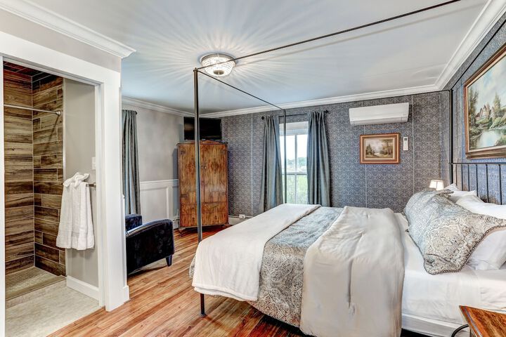 Room 27 of 57